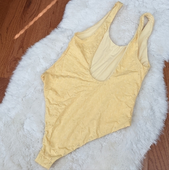 Dippin' DAISY'S one piece yellow eyelet swimsuit swim wear 2x plus NEW - Picture 5 of 11